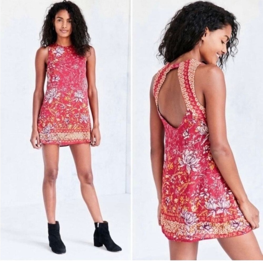 Ecote Urban Outfitters Guinevere Floral Open
Back Mini Dress - Picture 1 of 3